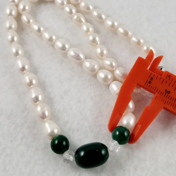 REAL Pearl and Green Agate Necklace - Picture 12 of 15